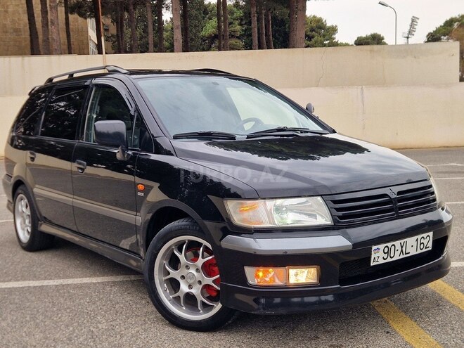 Mitsubishi Chariot-8