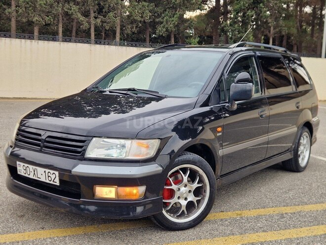 Mitsubishi Chariot-2