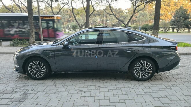 Hyundai Sonata-3