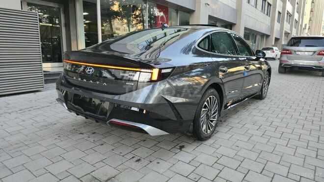 Hyundai Sonata-5