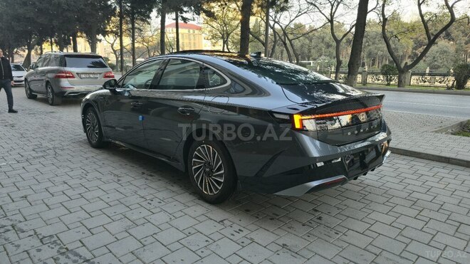 Hyundai Sonata-6