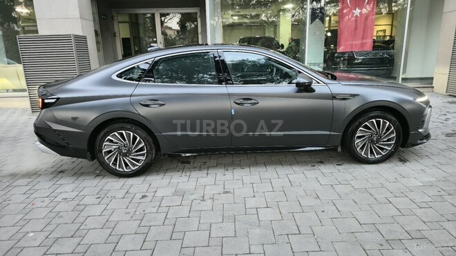 Hyundai Sonata-4