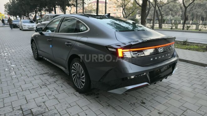 Hyundai Sonata-5