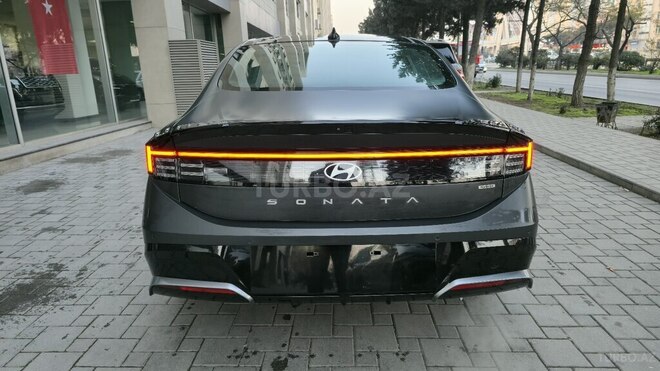 Hyundai Sonata-6