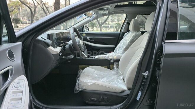 Hyundai Sonata-14