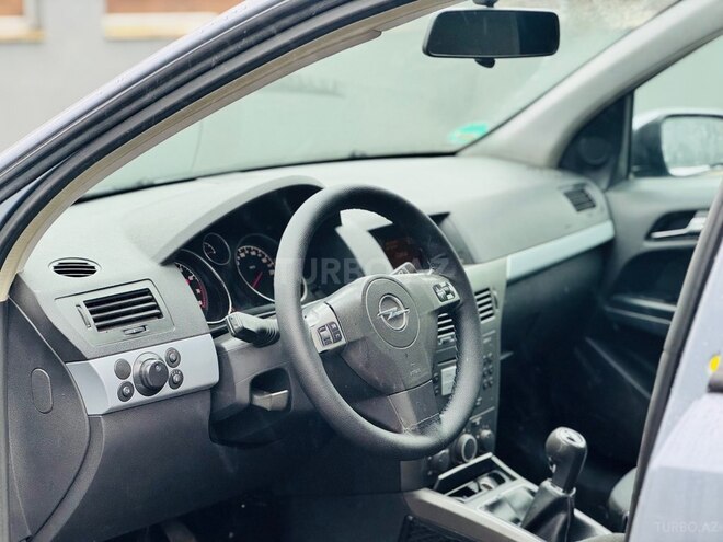 Opel Astra 2005, 235,000 km - 1.4 l - Bakı