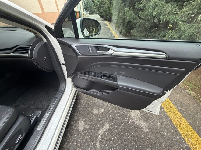 Ford Mondeo-13