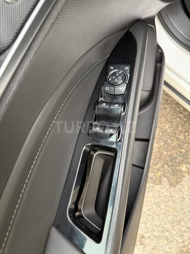 Ford Mondeo-10