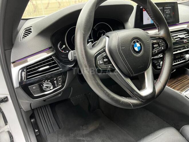BMW 530e-15