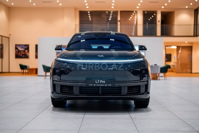 Li Auto L7-8