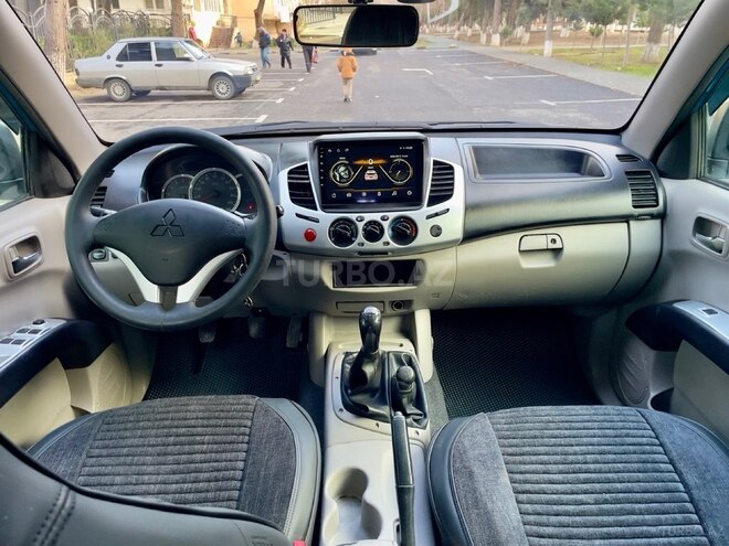 Mitsubishi L200 2012, 220,000 km - 2.5 l - Xırdalan