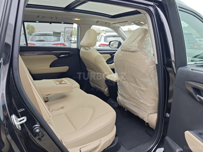 Toyota Highlander-12