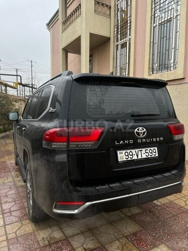 Toyota Land Cruiser-3