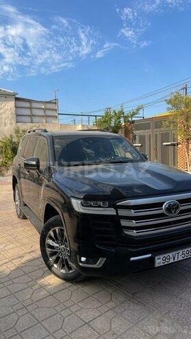 Toyota Land Cruiser-9