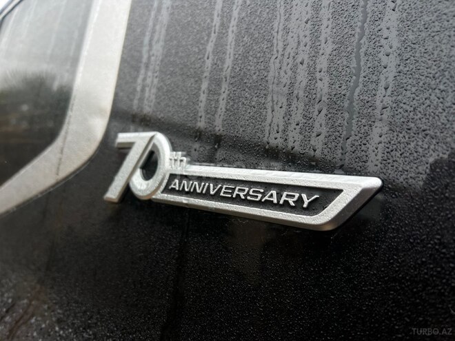 Toyota Land Cruiser-12