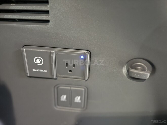Kia EV9-12