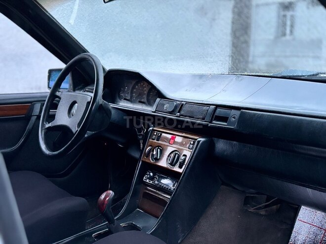 Mercedes  1989, 356,900 km - 2.3 л - Bakı