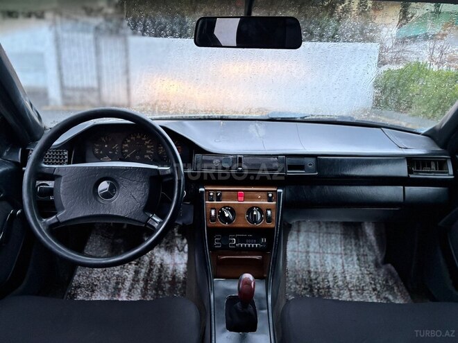 Mercedes  1989, 356,900 km - 2.3 л - Bakı