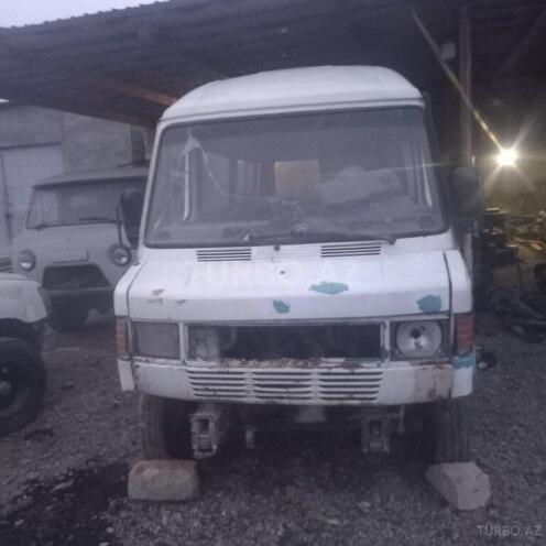 Mercedes 208 D 1994, 408,520 km - 2.3 l - Mingəçevir
