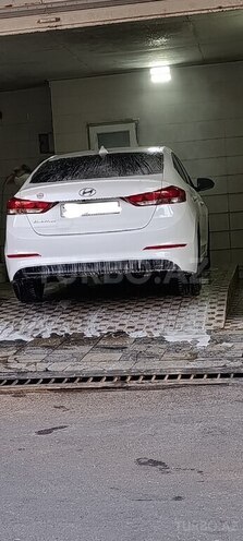 Hyundai Elantra 2018, 302,557 km - 2.0 л - Bakı