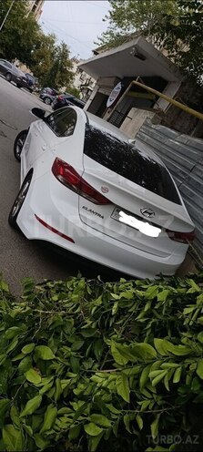 Hyundai Elantra 2018, 302,557 km - 2.0 л - Bakı