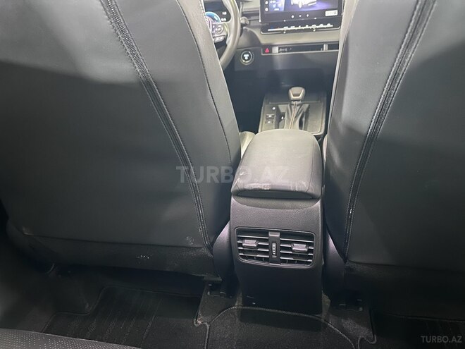 Toyota Corolla Cross-13