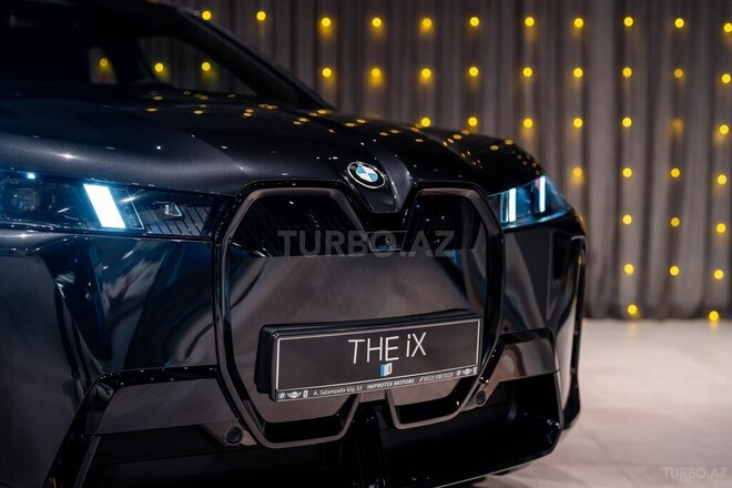 BMW iX-4