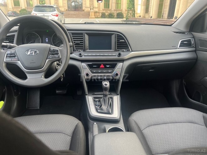 Hyundai Elantra 2017, 137,900 km - 2.0 l - Bakı