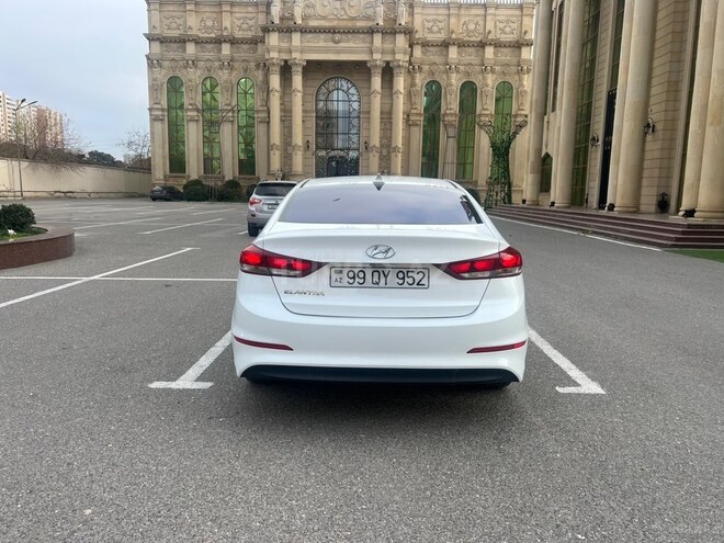 Hyundai Elantra 2017, 137,900 km - 2.0 l - Bakı