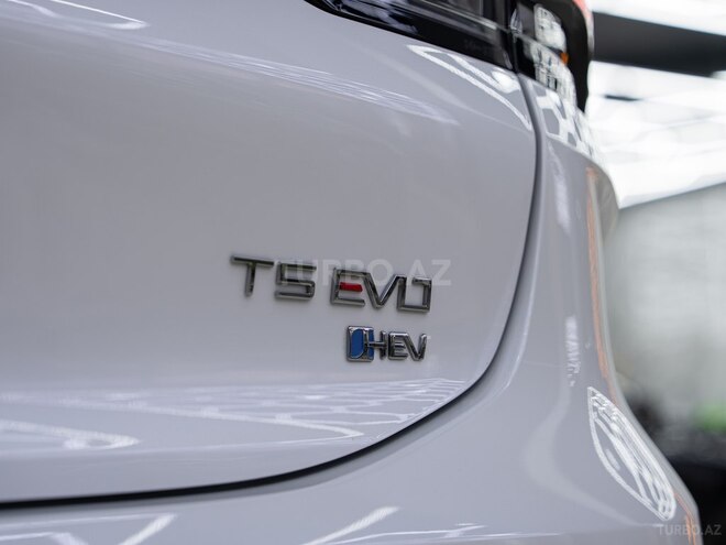 Forthing T5 HEV-12