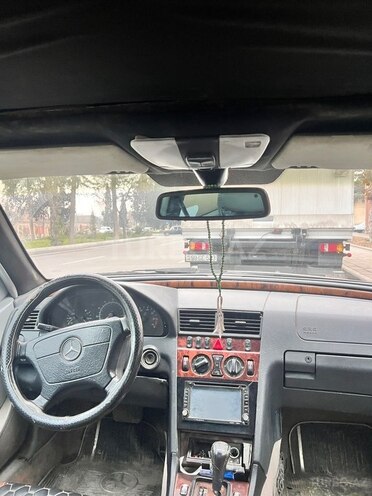 Mercedes C 230 2000, 323,000 km - 2.3 л - Gəncə