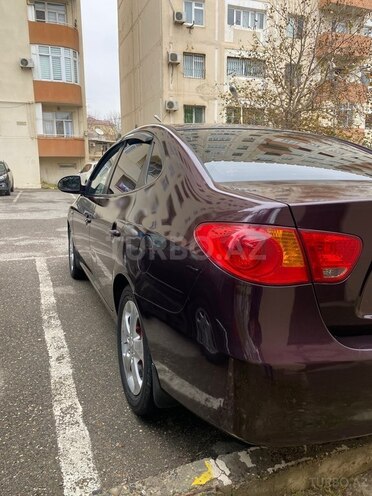 Hyundai Elantra-3