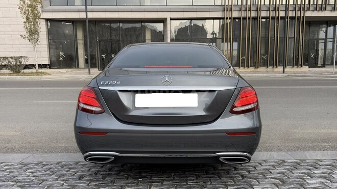 Mercedes E 220 d 2019, 214,000 km - 2.0 l - Bakı