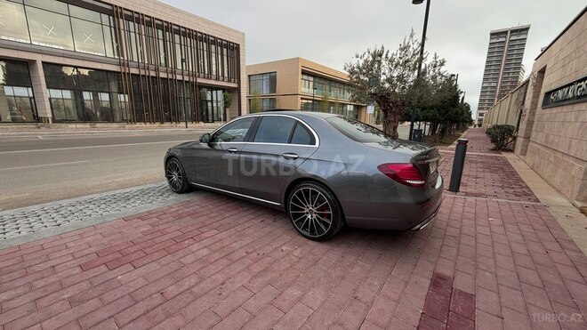 Mercedes E 220 d 2019, 214,000 km - 2.0 l - Bakı