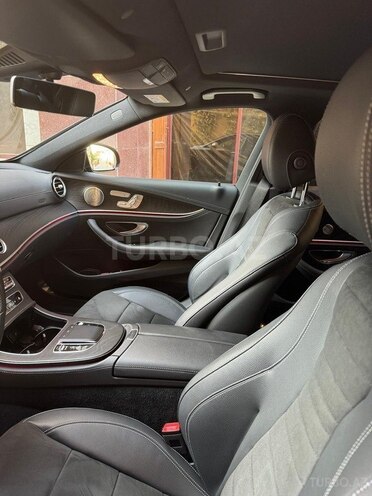 Mercedes E 300-8
