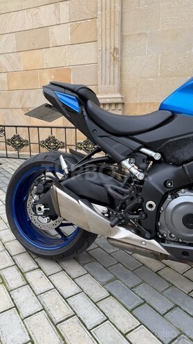 Suzuki GSX-S1000-8