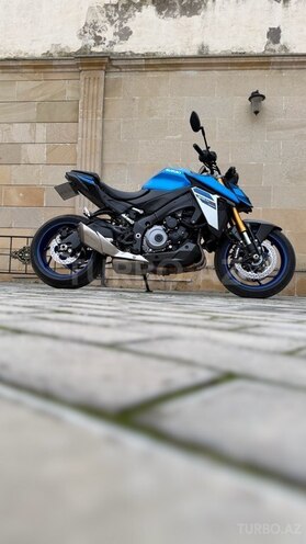 Suzuki GSX-S1000-10