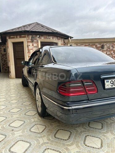 Mercedes E 270 2000, 390,000 km - 2.7 l - Bakı
