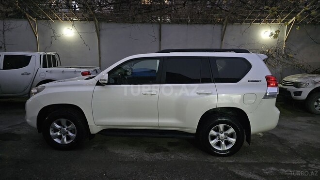 Toyota Land Cruiser Prado 2011, 280,000 km - 2.7 л - Bakı