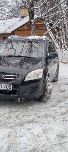 Kia  2008, 263,000 km - 1.4 l - Quba