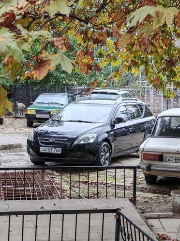 Kia  2008, 263,000 km - 1.4 l - Quba