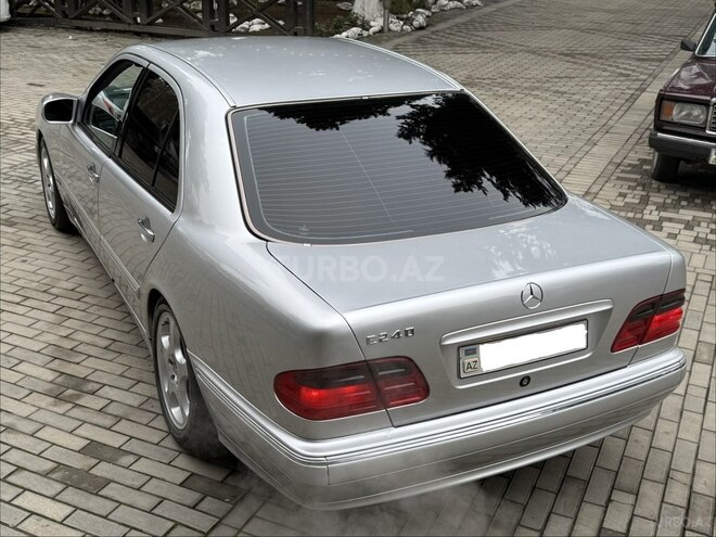 Mercedes E 240 2000, 379,000 km - 2.6 l - Masallı
