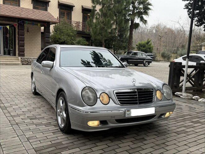 Mercedes E 240 2000, 379,000 km - 2.6 l - Masallı