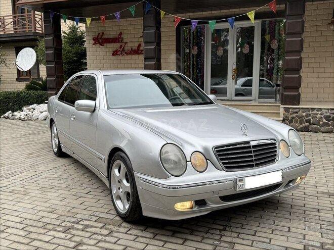 Mercedes E 240 2000, 379,000 km - 2.6 l - Masallı