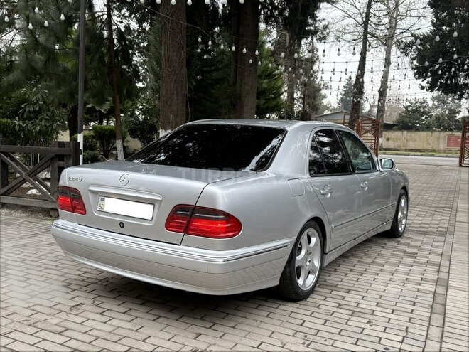 Mercedes E 240 2000, 379,000 km - 2.6 l - Masallı
