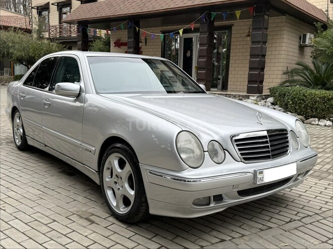 Mercedes E 240 2000, 379,000 km - 2.6 l - Masallı