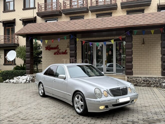 Mercedes E 240 2000, 379,000 km - 2.6 l - Masallı