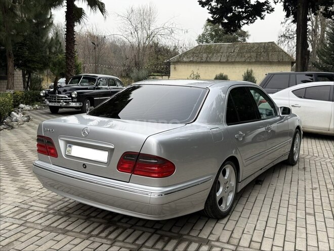 Mercedes E 240 2000, 379,000 km - 2.6 l - Masallı
