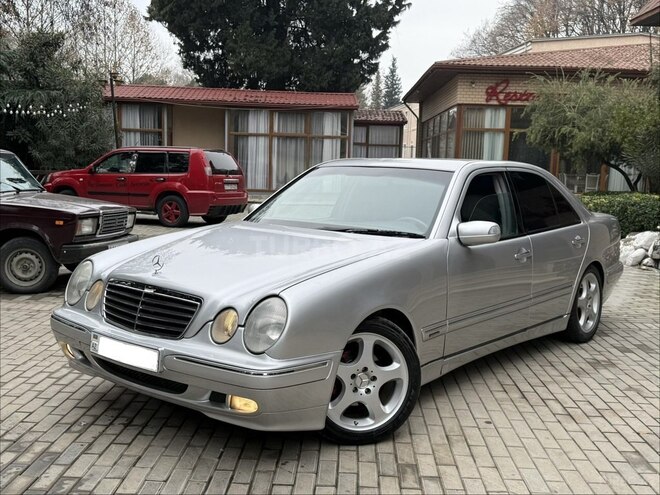 Mercedes E 240 2000, 379,000 km - 2.6 l - Masallı