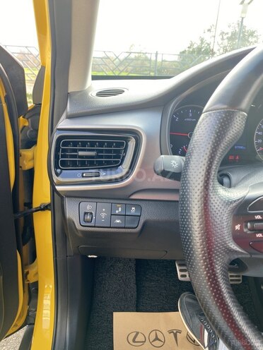 Kia Stonic 2017, 90,000 km - 1.6 l - Bakı